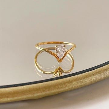 Tiara Stone Ring 18k Gold Plated